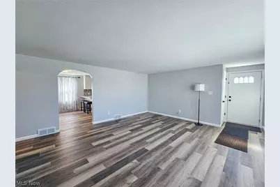 1054 Runge Avenue, Struthers, OH 44471 - Photo 7