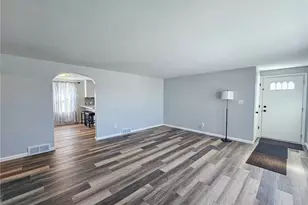 1054 Runge Ave, Struthers, OH 44471 - Photo 7