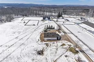 9455 Robinson Rd, Chardon, OH 44024 - Photo 29