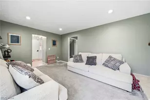 8285 Steeplechase Dr, Mentor, OH 44060 - Photo 9