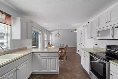 1138 Ledgestone Drive, Wadsworth, OH 44281 - Photo 9