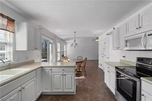 1138 Ledgestone Dr, Wadsworth, OH 44281 - Photo 9