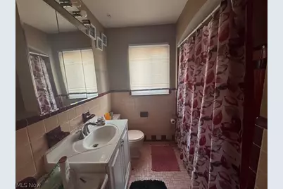 2460 Belvoir Boulevard, Loveland, OH 44121 - Photo 5