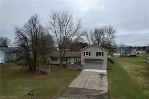 5000 Mildred Cir SW, Navarre, OH 44662 - Photo 3