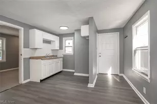 7815 Jeffries Ave, Loveland, OH 44105 - Photo 9