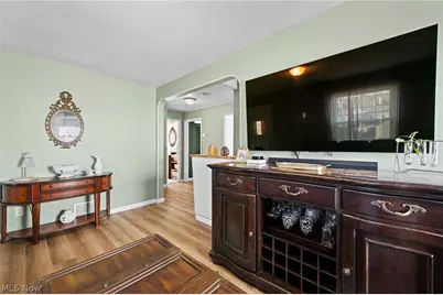 280 E 328th Street, Willowick, OH 44095 - Photo 5