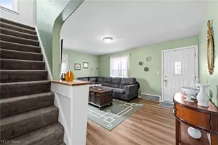 280 E 328th St, Willowick, OH 44095 - Photo 7