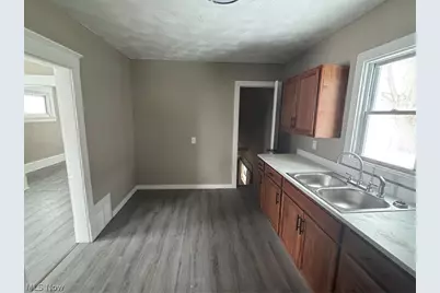 750 Brown Street, Akron, OH 44311 - Photo 9