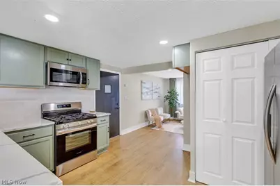 523 Purdue Avenue, Elyria, OH 44035 - Photo 9