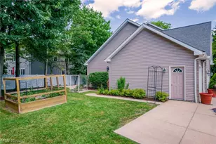 25471 Hilltop Dr, Beachwood, OH 44122 - Photo 37
