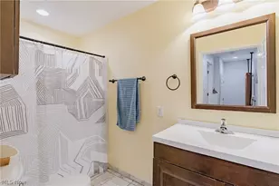 17446 Snyder Rd, Chagrin Falls, OH 44023 - Photo 13