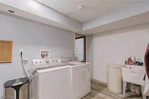 17446 Snyder Rd, Chagrin Falls, OH 44023 - Photo 19