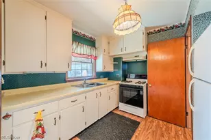 463 Poplar St, Elyria, OH 44035 - Photo 11