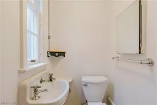 19615 Scottsdale Blvd, Huber Heights, OH 44122 - Photo 17