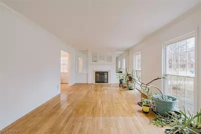 19615 Scottsdale Boulevard, Huber Heights, OH 44122 - Photo 3