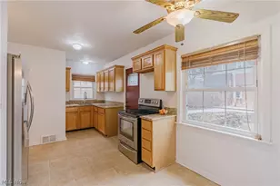 19615 Scottsdale Blvd, Huber Heights, OH 44122 - Photo 13