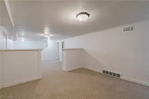 19615 Scottsdale Blvd, Huber Heights, OH 44122 - Photo 35