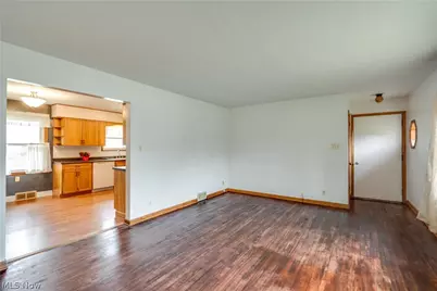 1306 N Plainview Drive, Copley, OH 44321 - Photo 3