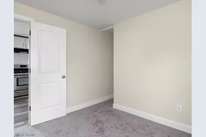 303 Delamere Road, Vermilion, OH 44089 - Photo 11