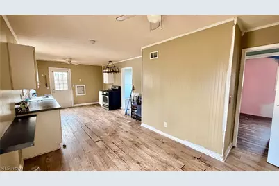 2215 Willowrow Avenue NE, Canton, OH 44705 - Photo 15