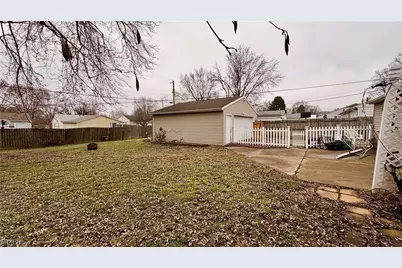 2215 Willowrow Avenue NE, Canton, OH 44705 - Photo 21