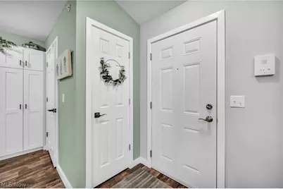 23002 Chandlers Lane, Olmsted Falls, OH 44138 - Photo 5