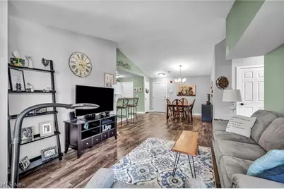 23002 Chandlers Lane, Olmsted Falls, OH 44138 - Photo 19