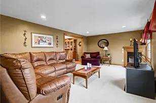 10230 Chipmunk Ridge Dr, Concord Twp, OH 44077 - Photo 5