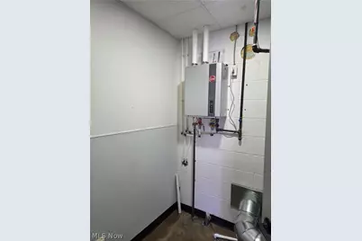 10511 Main Street, Mantua, OH 44255 - Photo 9