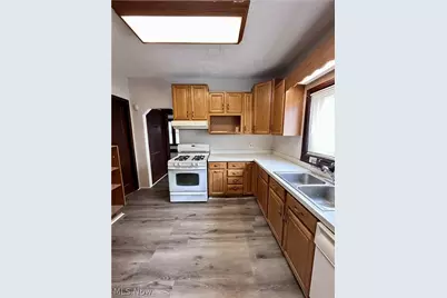 2172 12th Street SW, Akron, OH 44314 - Photo 5