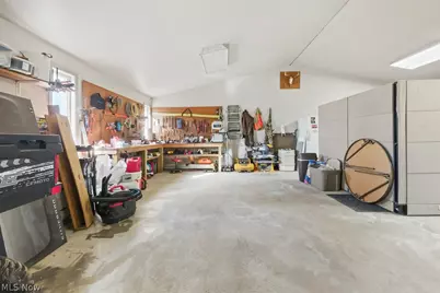 6122 Frederick Avenue NE, Alliance, OH 44601 - Photo 35