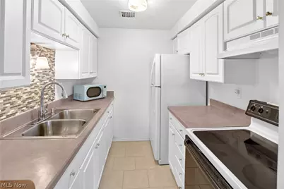 1480 Warren Road #708, Oakwood, OH 44107 - Photo 11