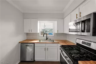 12114 Milligan Ave, Loveland, OH 44135 - Photo 9