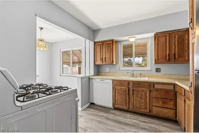 2340 10th Street, Cuyahoga Falls, OH 44221 - Photo 7