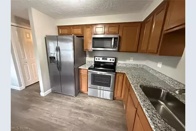 7415 N Chestnut Commons Drive, Mentor, OH 44060 - Photo 3