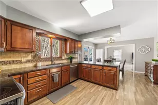 36505 Carriage Ln, Willoughby, OH 44094 - Photo 7