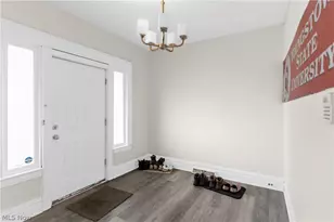 827 Michigan Ave, Youngstown, OH 44504 - Photo 9