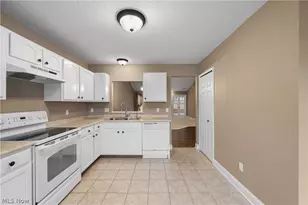 1458 Chesapeake Ave, Louisville, OH 44641 - Photo 11