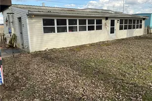 9385 N River Rd, Dresden, OH 43821 - Photo 1