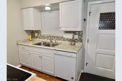 25320 Country Club Boulevard #17, North Olmsted, OH 44070 - Photo 13