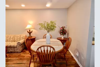 25320 Country Club Boulevard #17, North Olmsted, OH 44070 - Photo 9