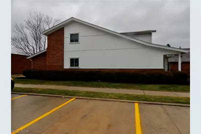 25320 Country Club Boulevard #17, North Olmsted, OH 44070 - Photo 3