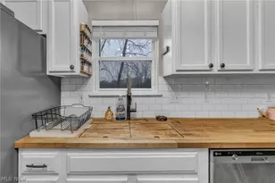 3194 Castleton Ct, Akron, OH 44312 - Photo 7