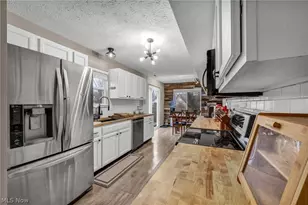 3194 Castleton Ct, Akron, OH 44312 - Photo 9