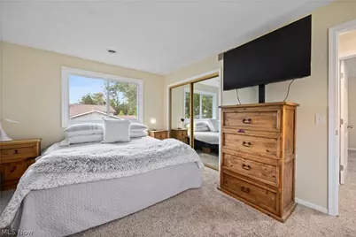 621 Van Oaks Drive, Amherst, OH 44001 - Photo 17