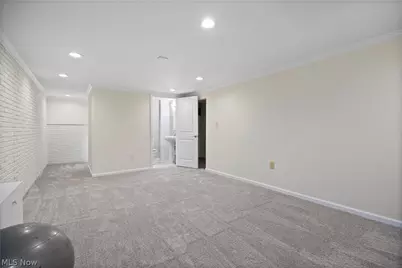 621 Van Oaks Drive, Amherst, OH 44001 - Photo 27