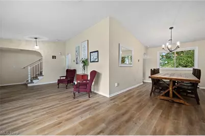 621 Van Oaks Drive, Amherst, OH 44001 - Photo 7