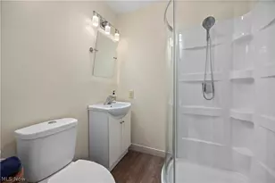 621 Van Oaks Dr, Amherst, OH 44001 - Photo 23