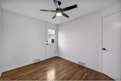 5085 W 6th Street, Brooklyn Heights, OH 44131 - Photo 13