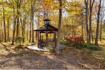 200 Greentree Circle, Aurora, OH 44202 - Photo 13